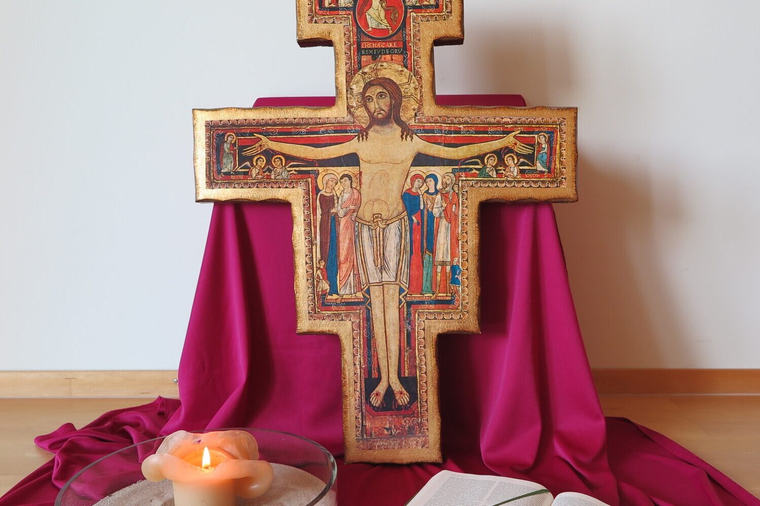 Wisst ihr nicht, dass euer Leib ein Tempel des Heiligen Geistes ist, der in euch wohnt und den ihr von Gott habt?  (1 Kor 6,19)